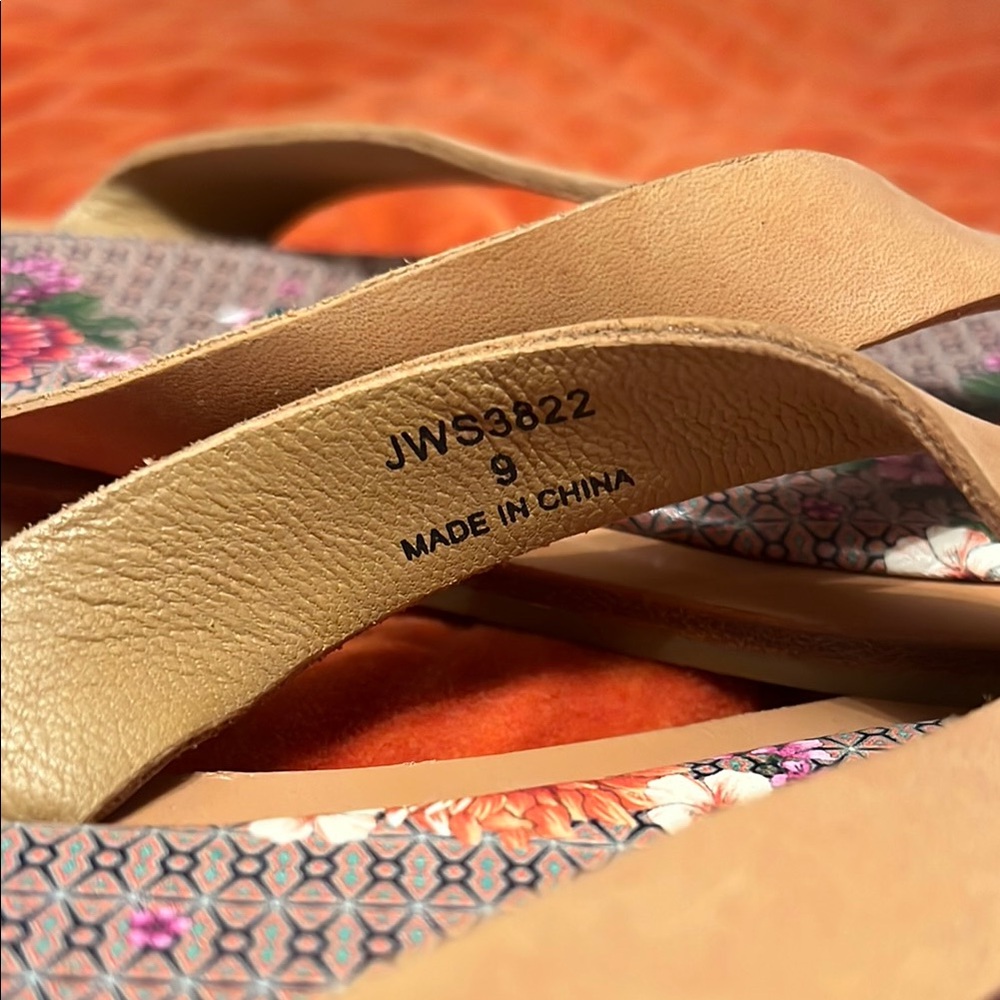 EUC Johnny Was Jenna Tan leather Thong Sandals Size 9 - Picture 3 of 6